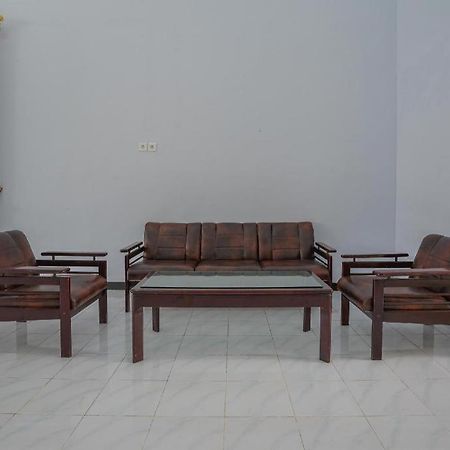 Oyo 477 Raka Residence Syariah Purwoharjo Banyuwangi Banyuwangi  Exteriör bild