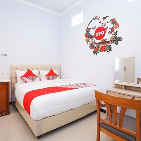 Oyo 477 Raka Residence Syariah Purwoharjo Banyuwangi Banyuwangi  Exteriör bild