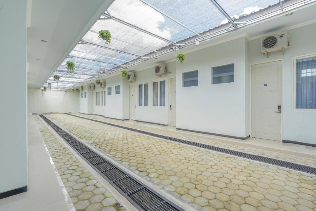 Oyo 477 Raka Residence Syariah Purwoharjo Banyuwangi Banyuwangi  Exteriör bild