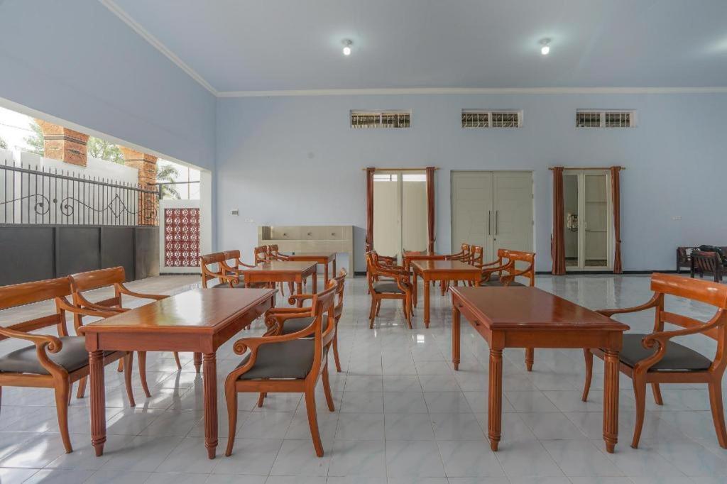 Oyo 477 Raka Residence Syariah Purwoharjo Banyuwangi Banyuwangi  Exteriör bild