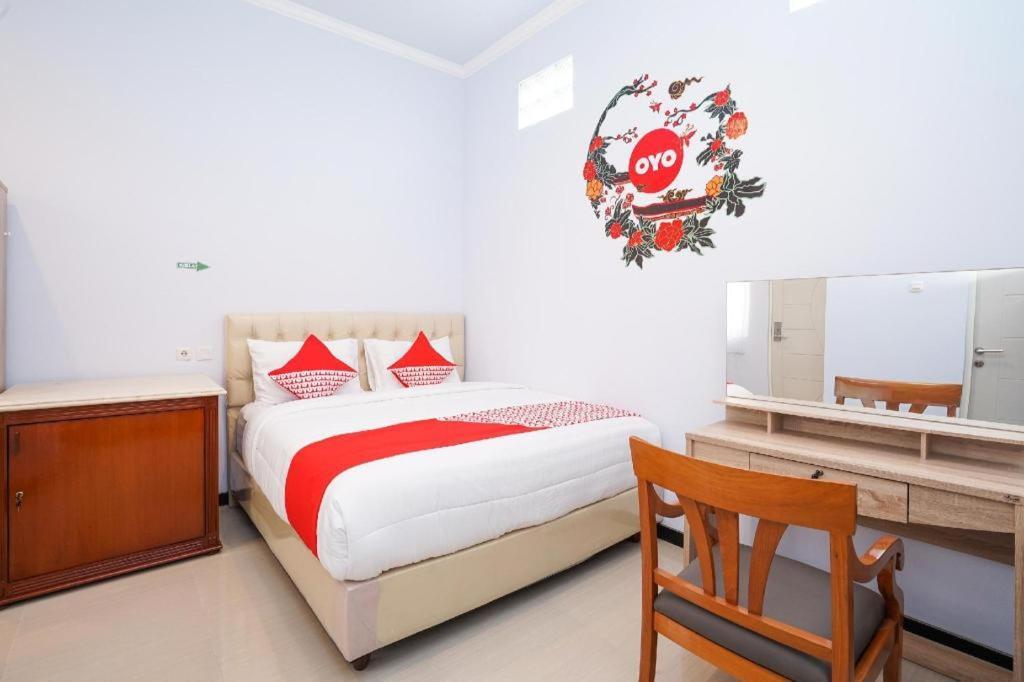 Oyo 477 Raka Residence Syariah Purwoharjo Banyuwangi Banyuwangi  Exteriör bild