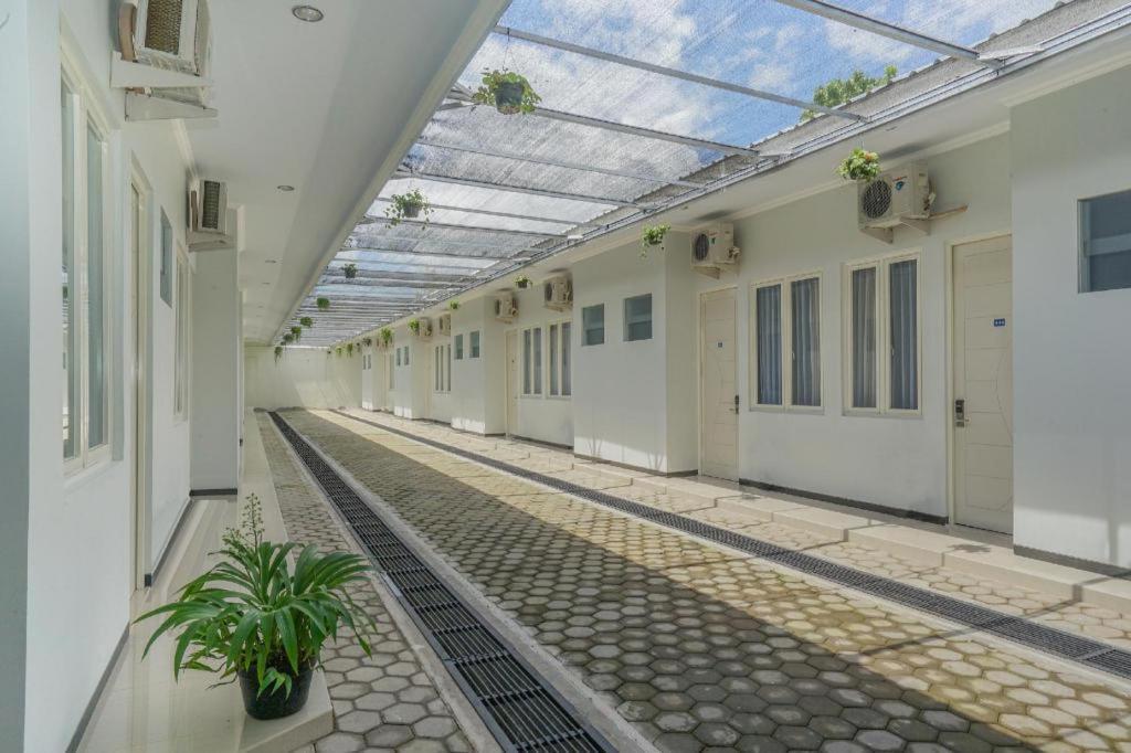 Oyo 477 Raka Residence Syariah Purwoharjo Banyuwangi Banyuwangi  Exteriör bild